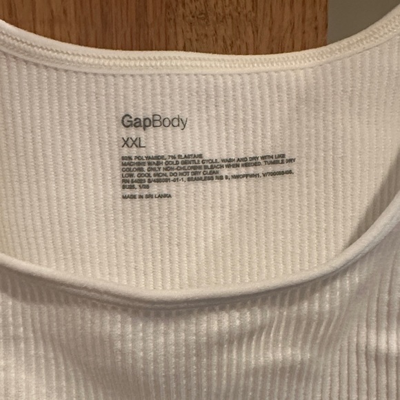 GAP White Ribbed Cropped Tank - Picture 3 of 3